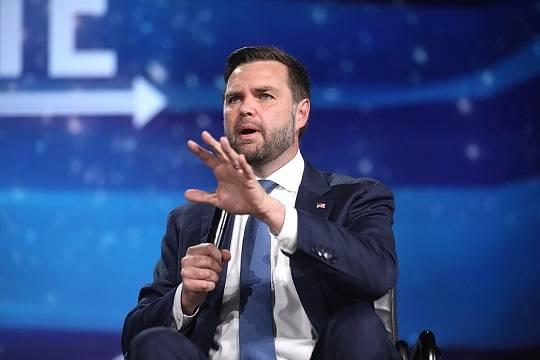 Вэнс призвал Папу Римского быть осторожным в высказываниях