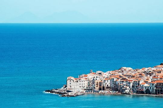 Жена утонувшего на яхте миллиардера Майкла Линча рассказала о своём спасении