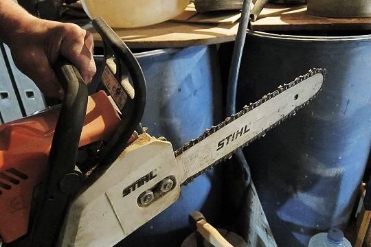 Житель Нижегородской области напал с бензопилой на прохожего