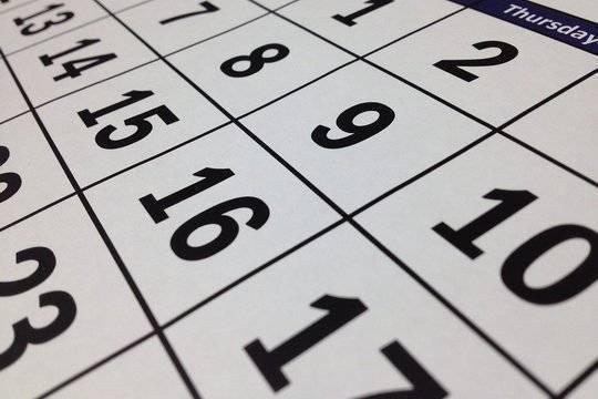 Жителям России напомнили о семи сокращённых рабочих неделях в 2026 году